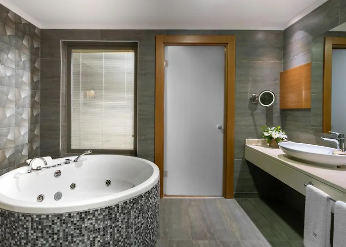 Liberty 5* Κουσάντασι